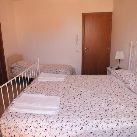 Il Torrione Bed & Breakfast Йези Екстериор снимка