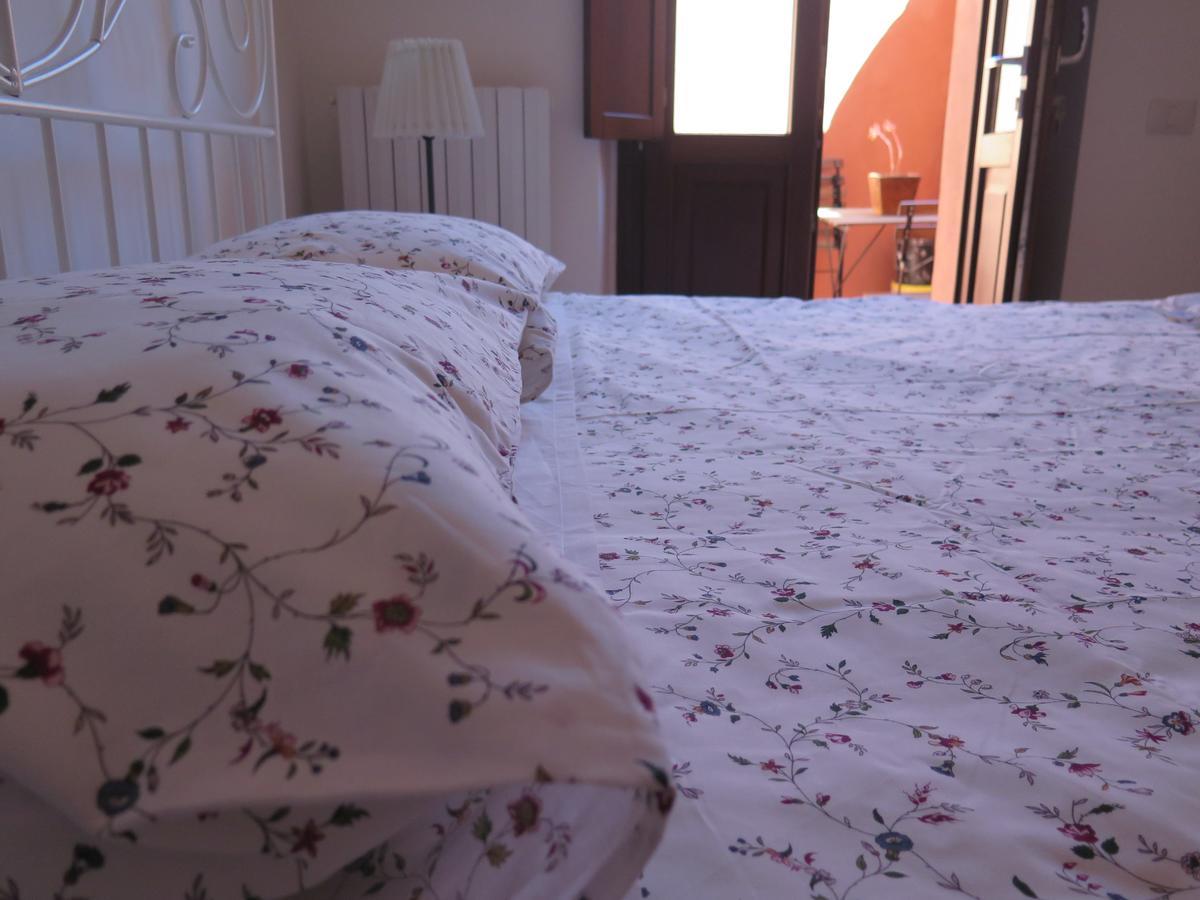Il Torrione Bed & Breakfast Йези Екстериор снимка